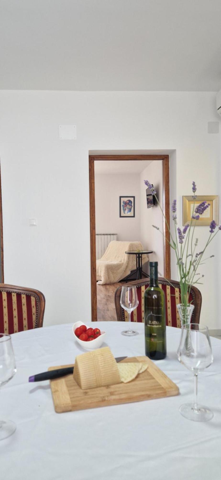 Sunce Apartman Vrbnik Kültér fotó
