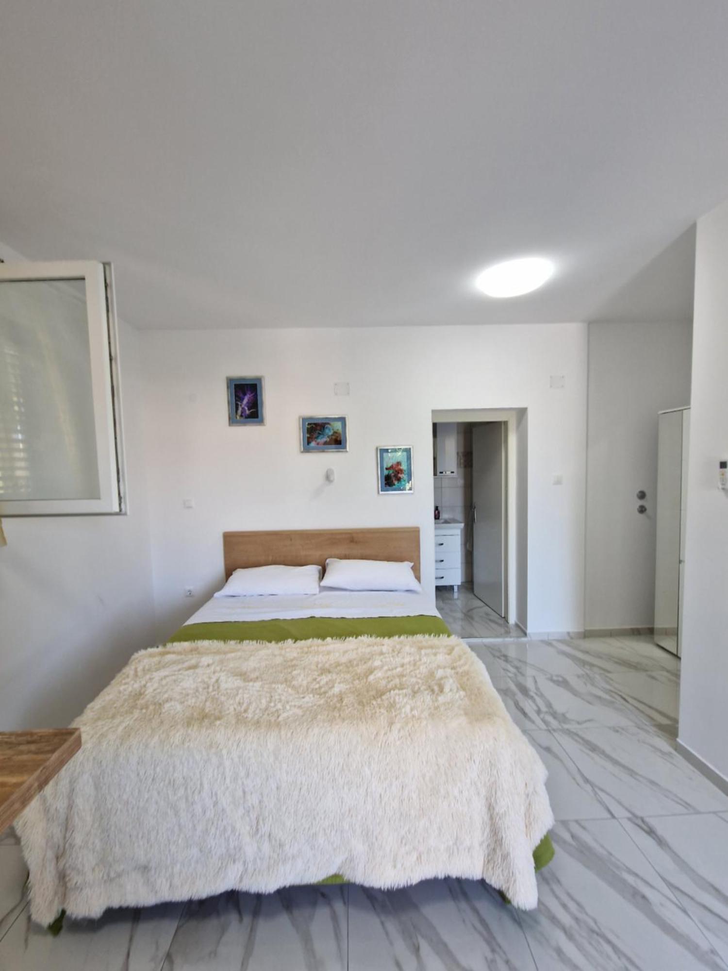 Sunce Apartman Vrbnik Kültér fotó